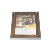 MCS-A4-WAL Ανοξείδωτη Κορνίζα Glass Star επιτοίχια για A4, με πλαίσιο από ξύλο καρυδιάς, με κάλυμμα από γυαλί